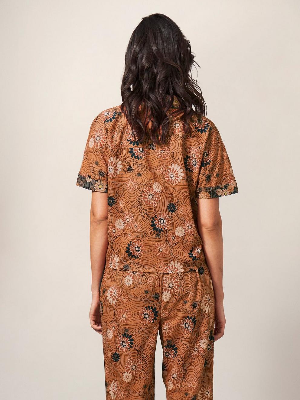 Paige Printed Top in ORANGE PR - MODEL BACK