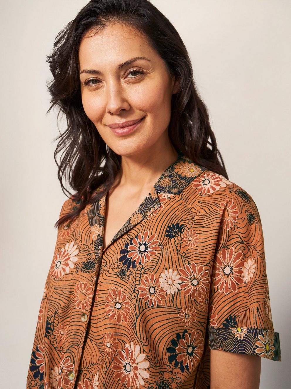Paige Printed Top in ORANGE PR - MODEL DETAIL