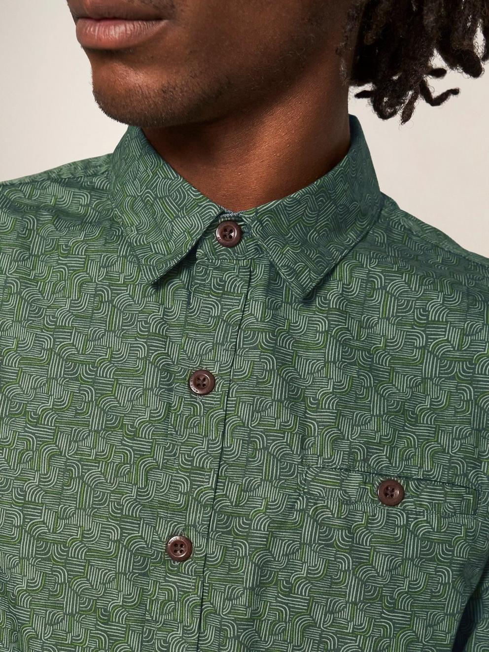 Welch Line Printed Shirt in DK GREEN - MODEL DETAIL