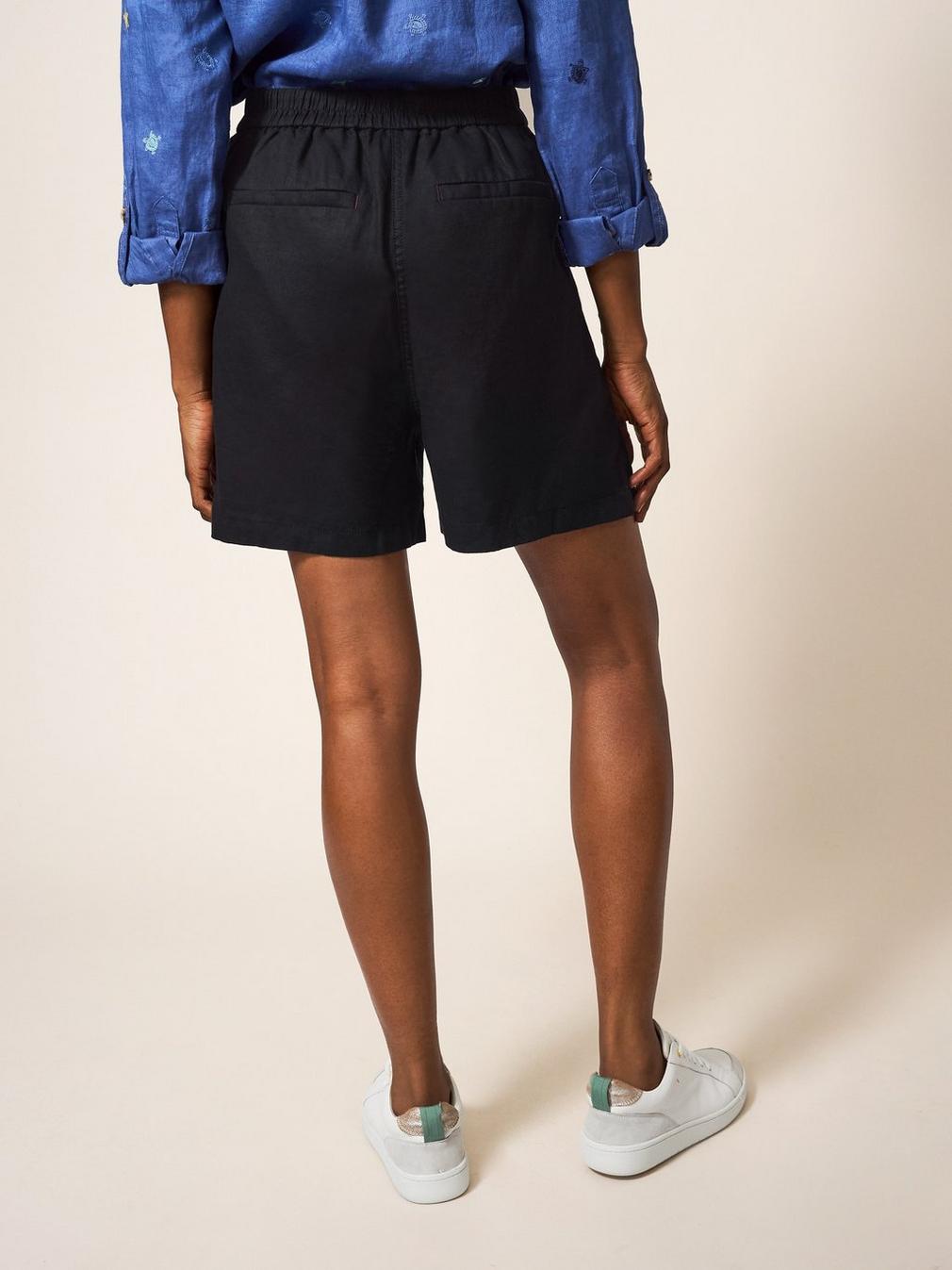 Rowena Linen Short in PURE BLK - MODEL BACK