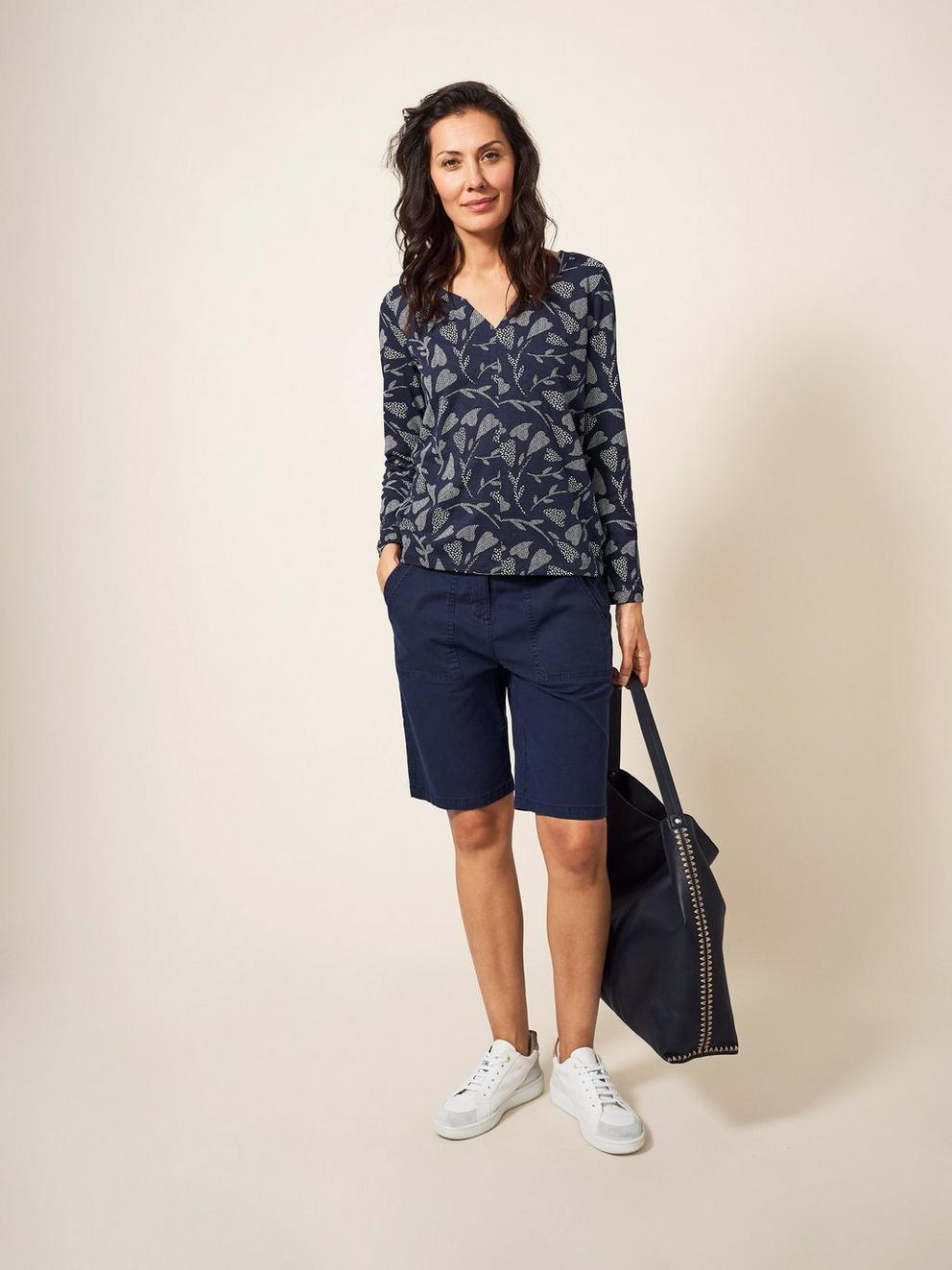 Twister Chino Short in DARK NAVY - MODEL FRONT