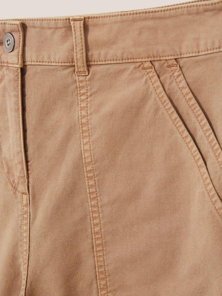 Twister Chino Short in MID TAN - FLAT DETAIL
