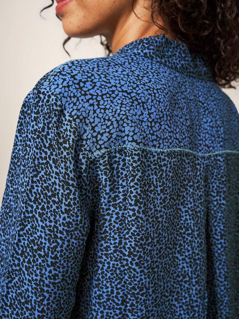 Dannika Tunic in BLUE MLT - MODEL DETAIL