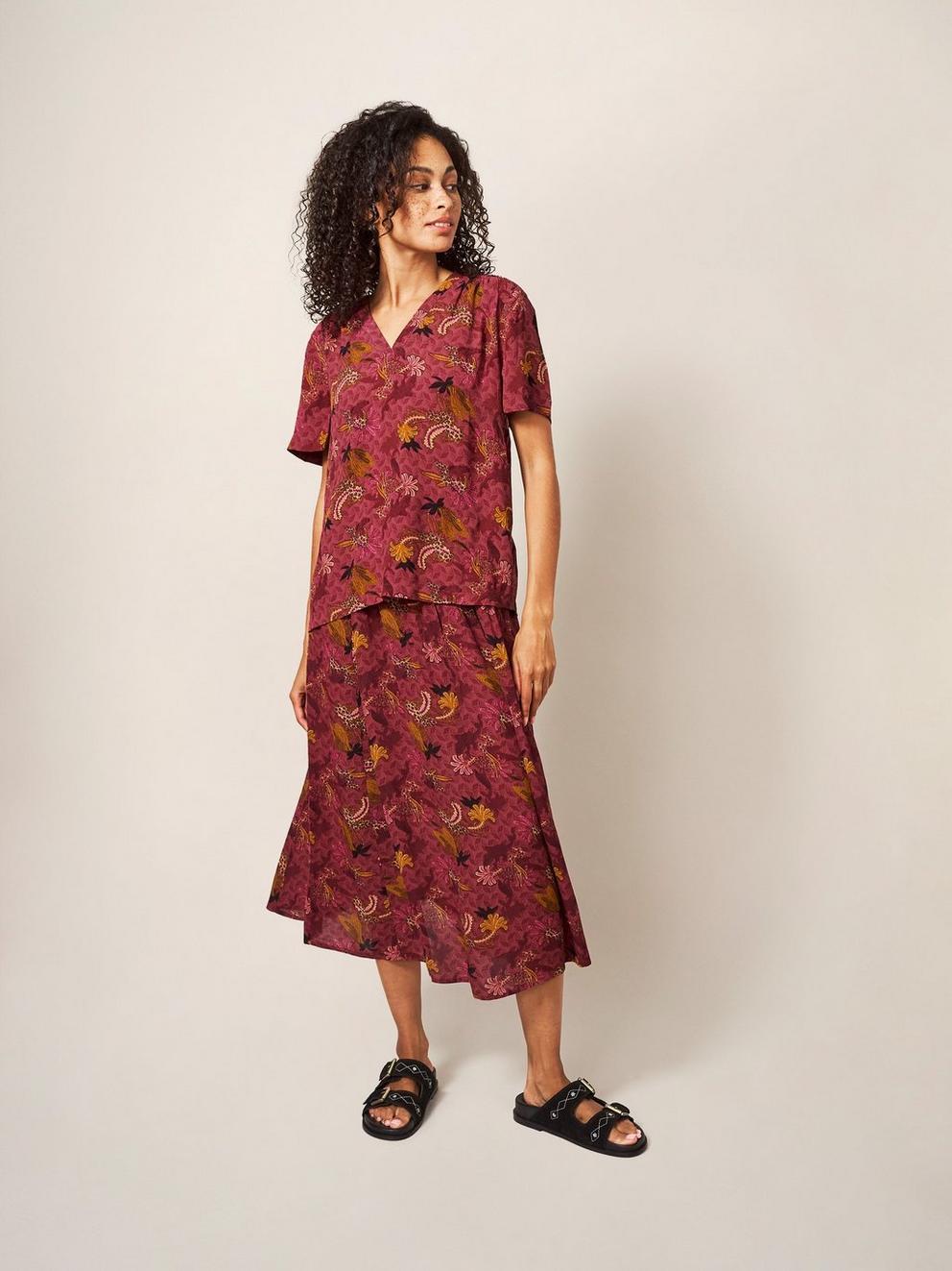 Elisa Short Sleeve Top in PLUM MLT - MODEL FRONT