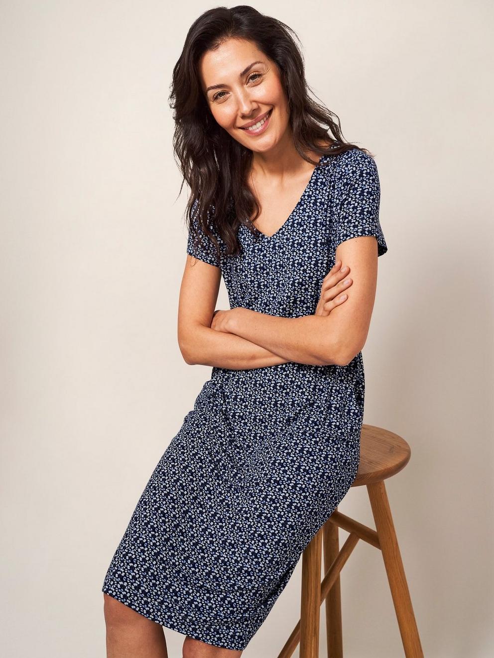 Tallie Jersey V Neck Dress in IVORY MLT - LIFESTYLE
