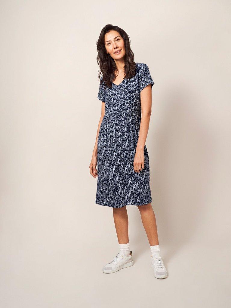 Tallie Jersey V Neck Dress in IVORY MLT - MODEL FRONT