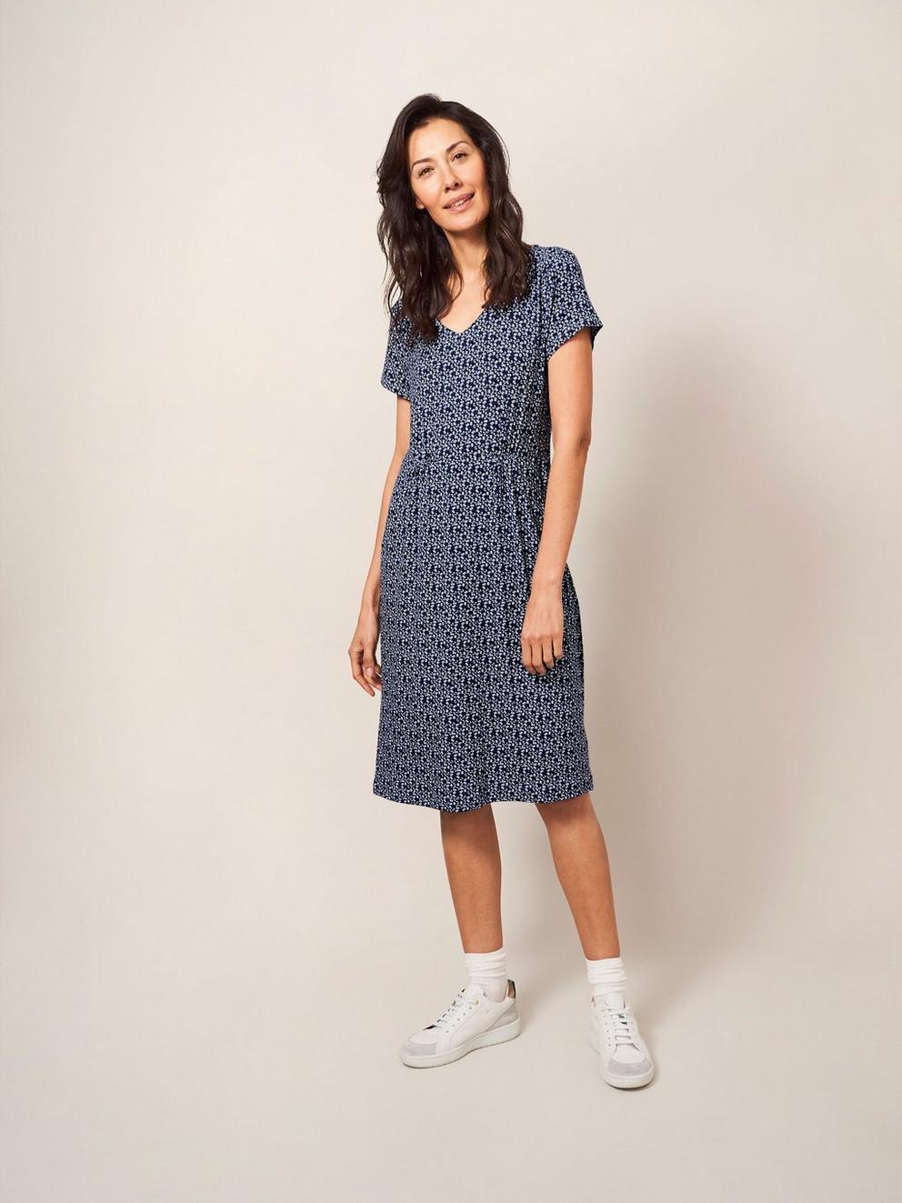 Tallie Jersey V Neck Dress in IVORY MLT - MODEL FRONT