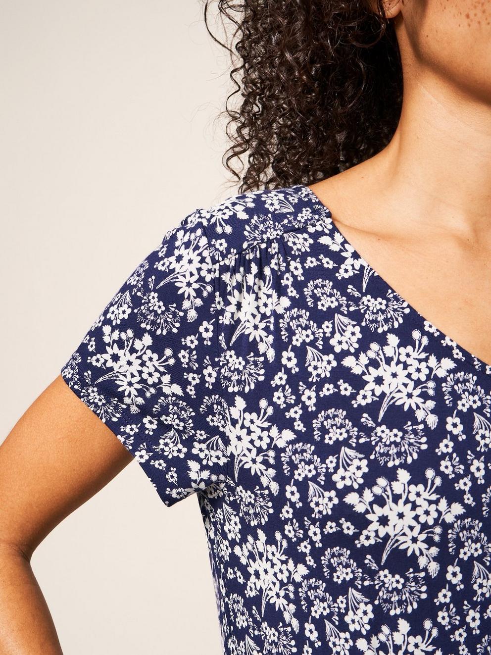 Tallie Jersey V Neck Dress in NAVY MULTI - MODEL DETAIL