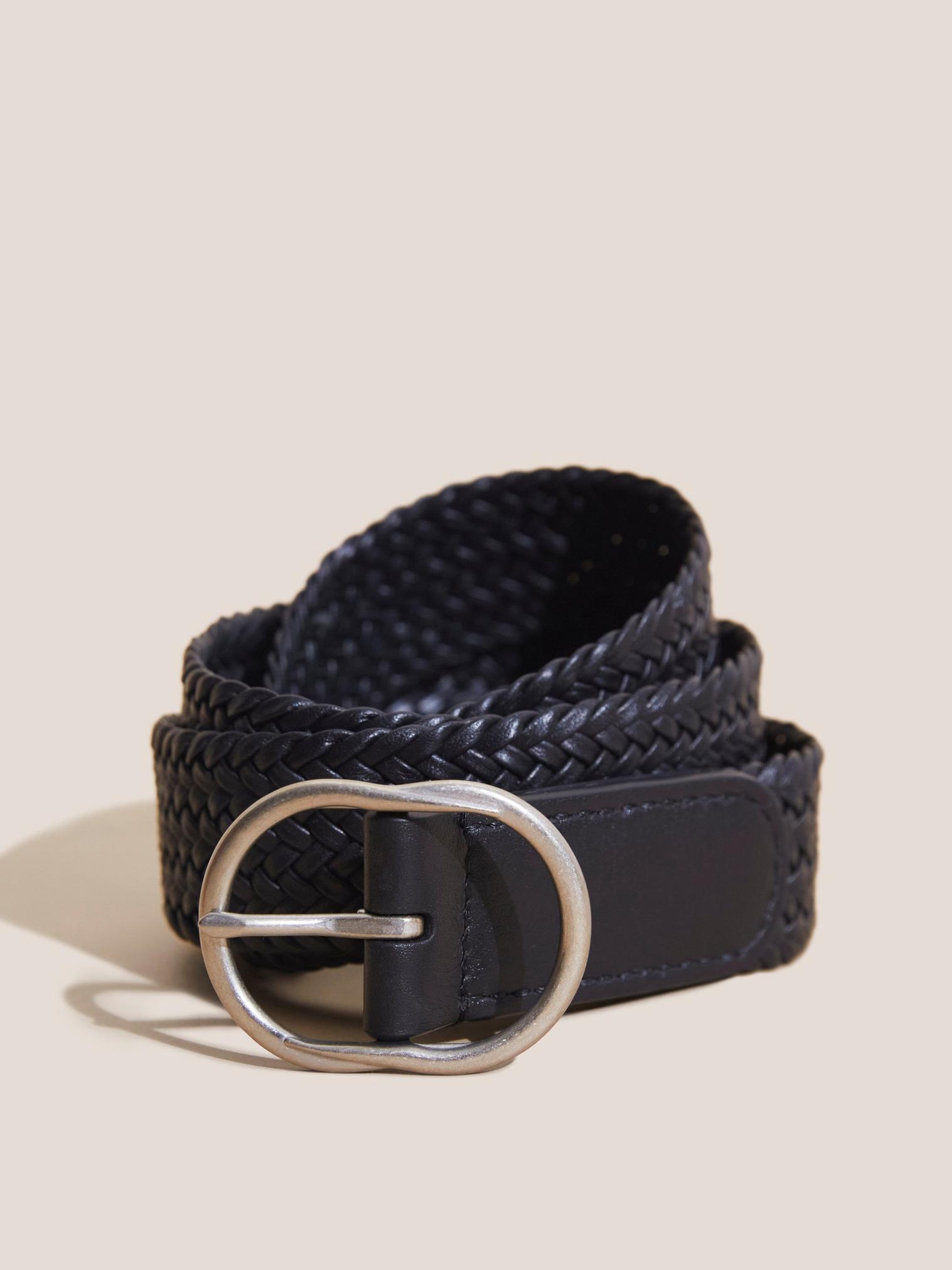 Woven Leather Belt in PURE BLK - MODEL FRONT