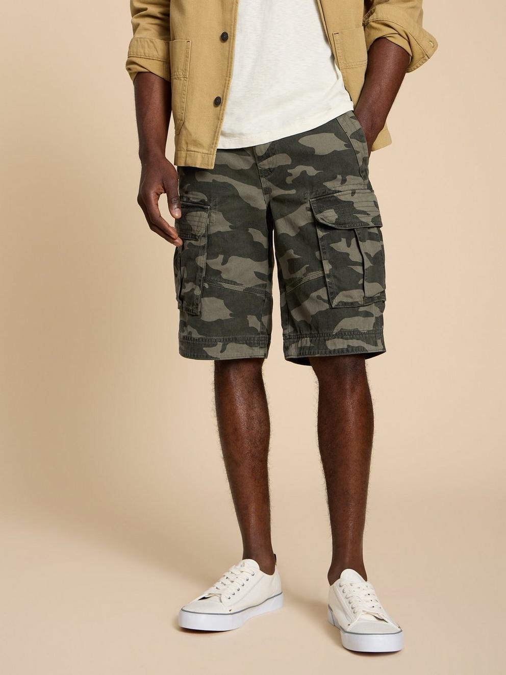 Halsall Organic Cargo Short in GREEN MLT - MODEL DETAIL