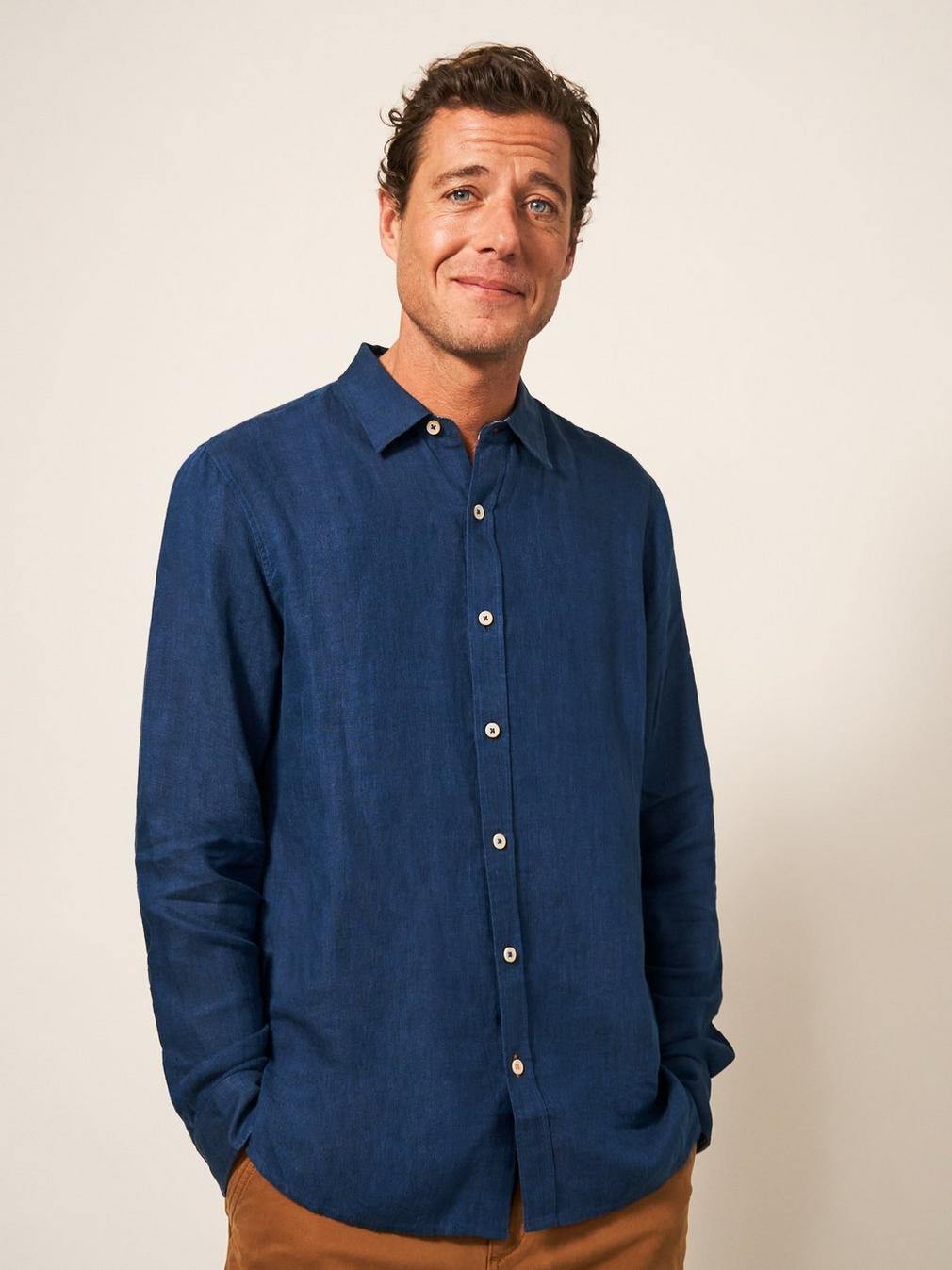 Pembroke LS Linen Shirt in DARK NAVY - LIFESTYLE