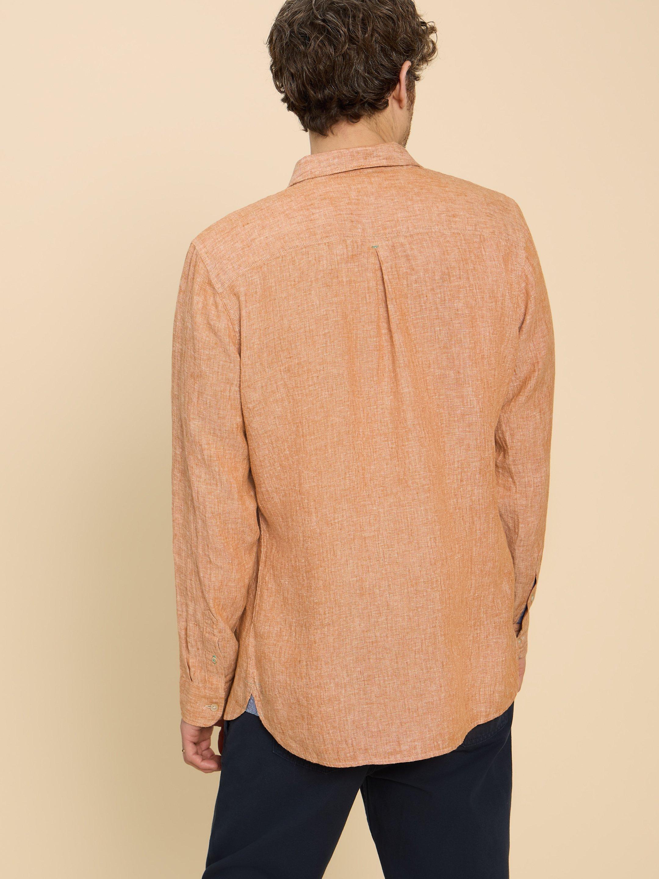Pembroke LS Linen Shirt in DK ORANGE - MODEL BACK