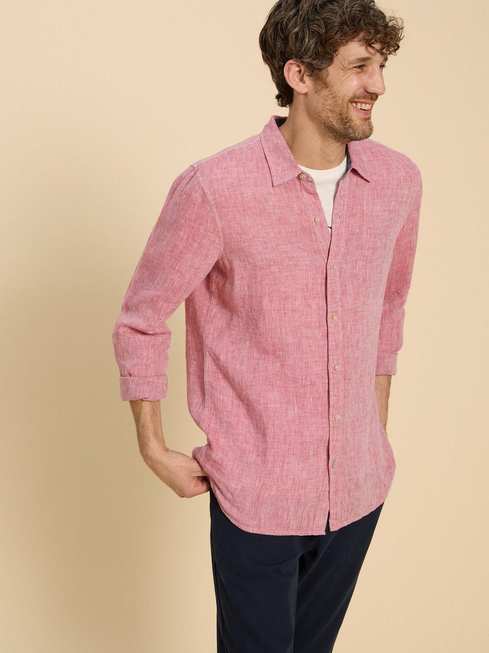 Pembroke LS Linen Shirt in MID RED - MODEL DETAIL