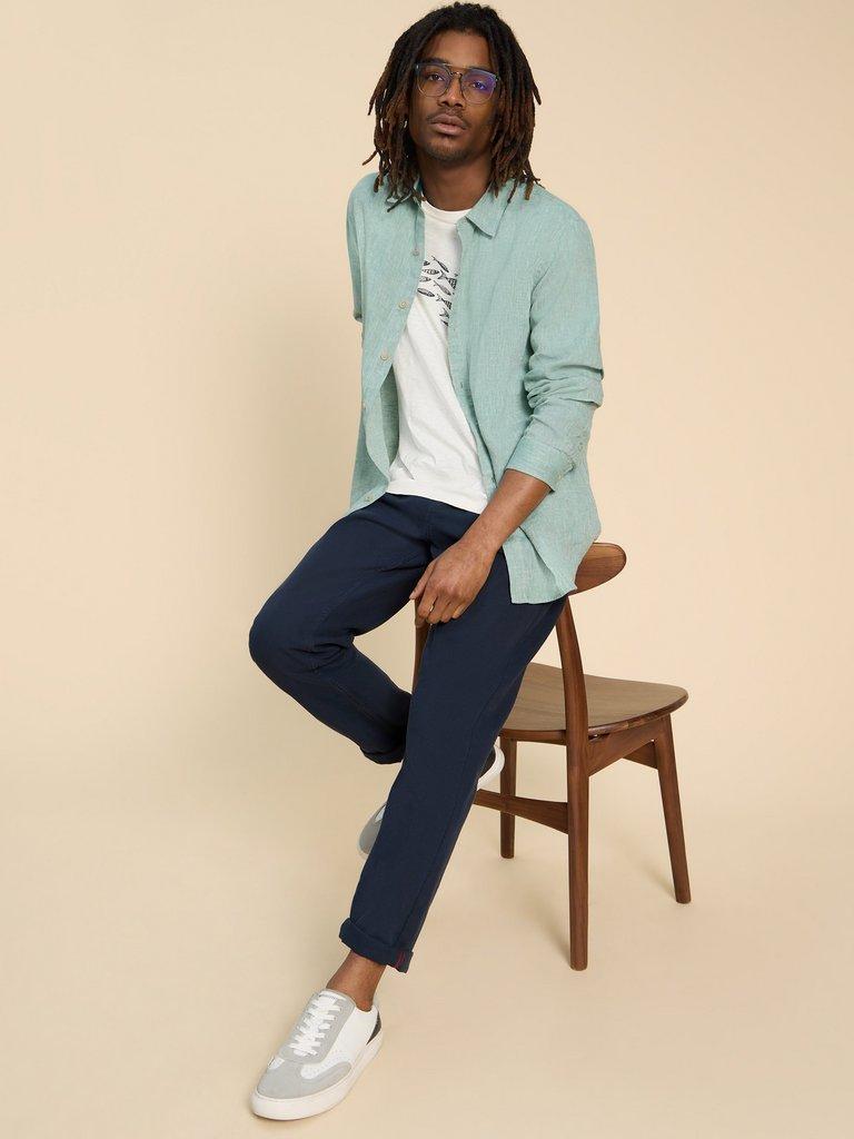 Pembroke LS Linen Shirt in MINT GREEN - MODEL FRONT