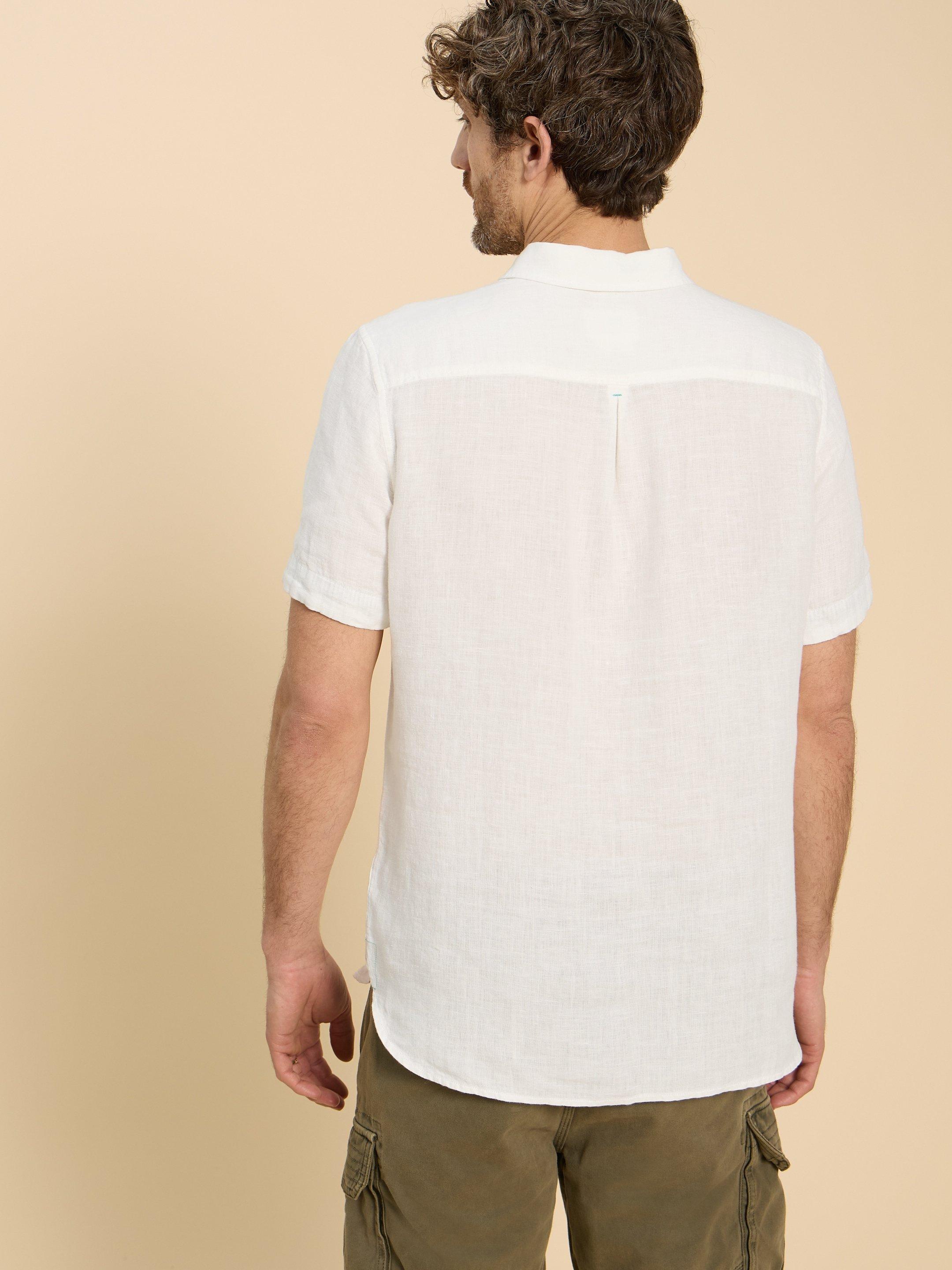 Pembroke SS Linen Shirt in BRIL WHITE - MODEL BACK