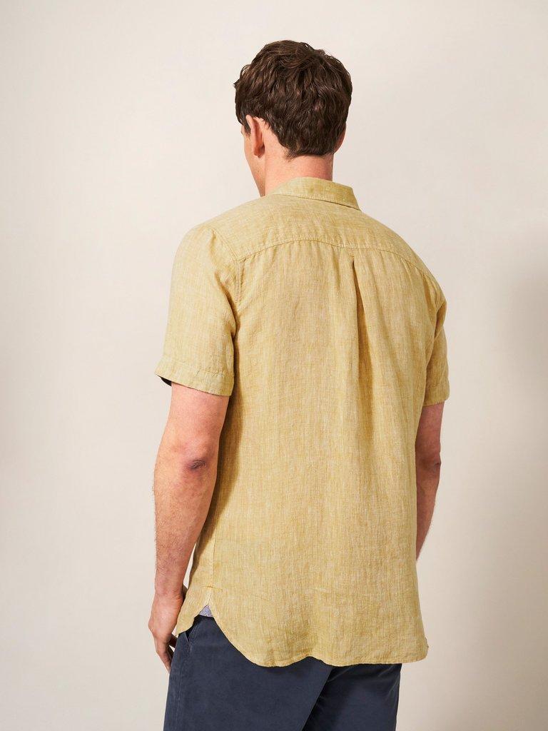 Pembroke SS Linen Shirt in DK YELLOW - MODEL BACK