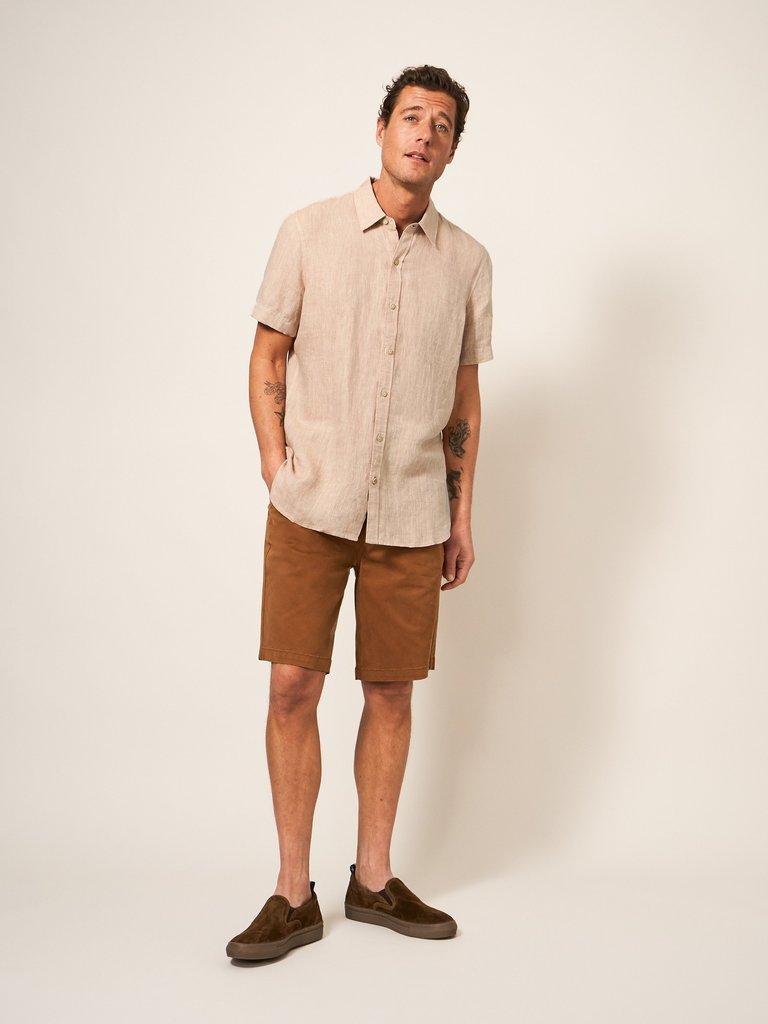 Pembroke SS Linen Shirt in DUS PINK - MODEL FRONT