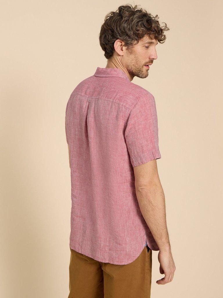 Pembroke SS Linen Shirt in MID RED - MODEL BACK