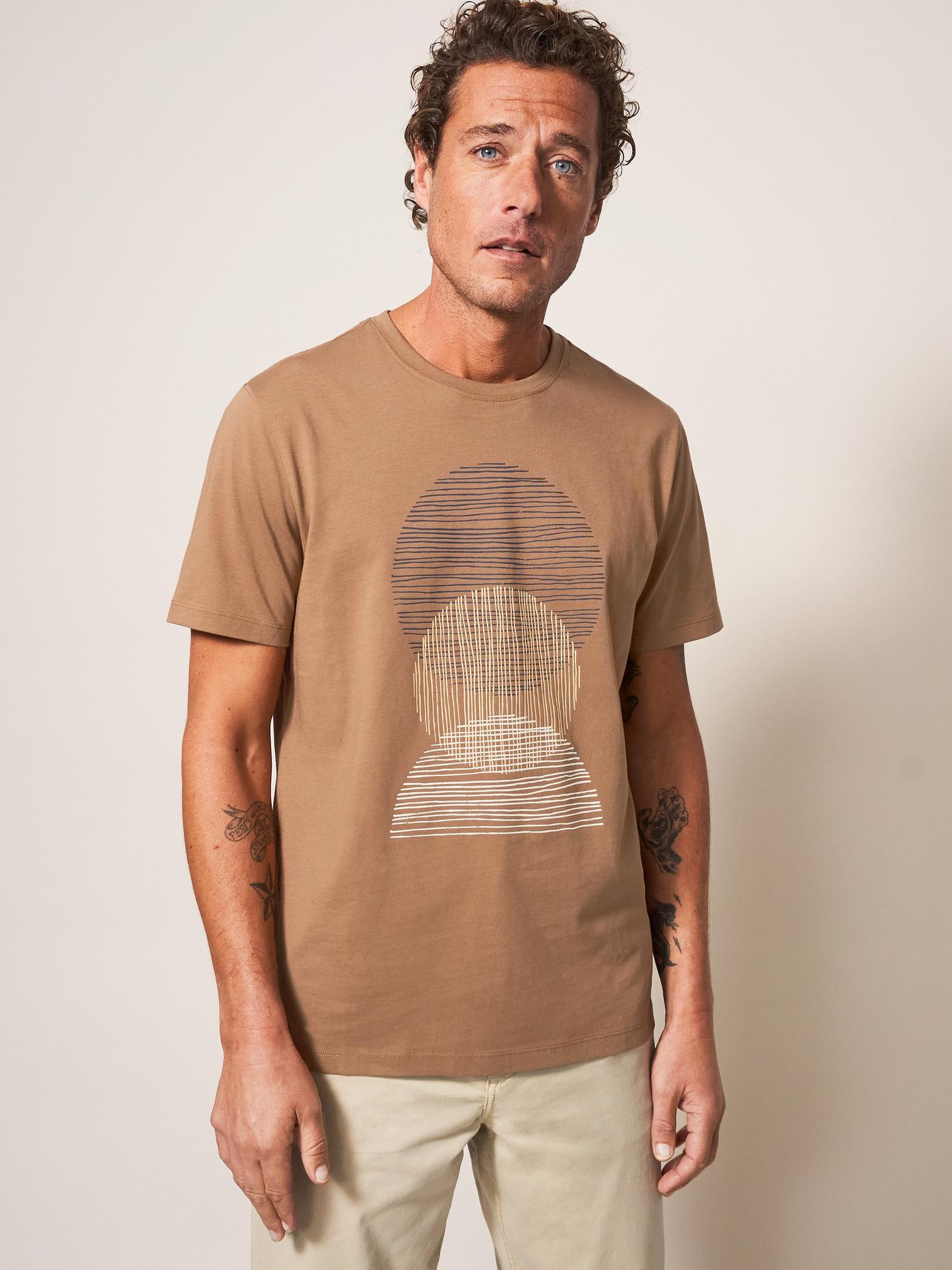 Abstract Art Graphic Tee in MID BROWN - LIFESTYLE