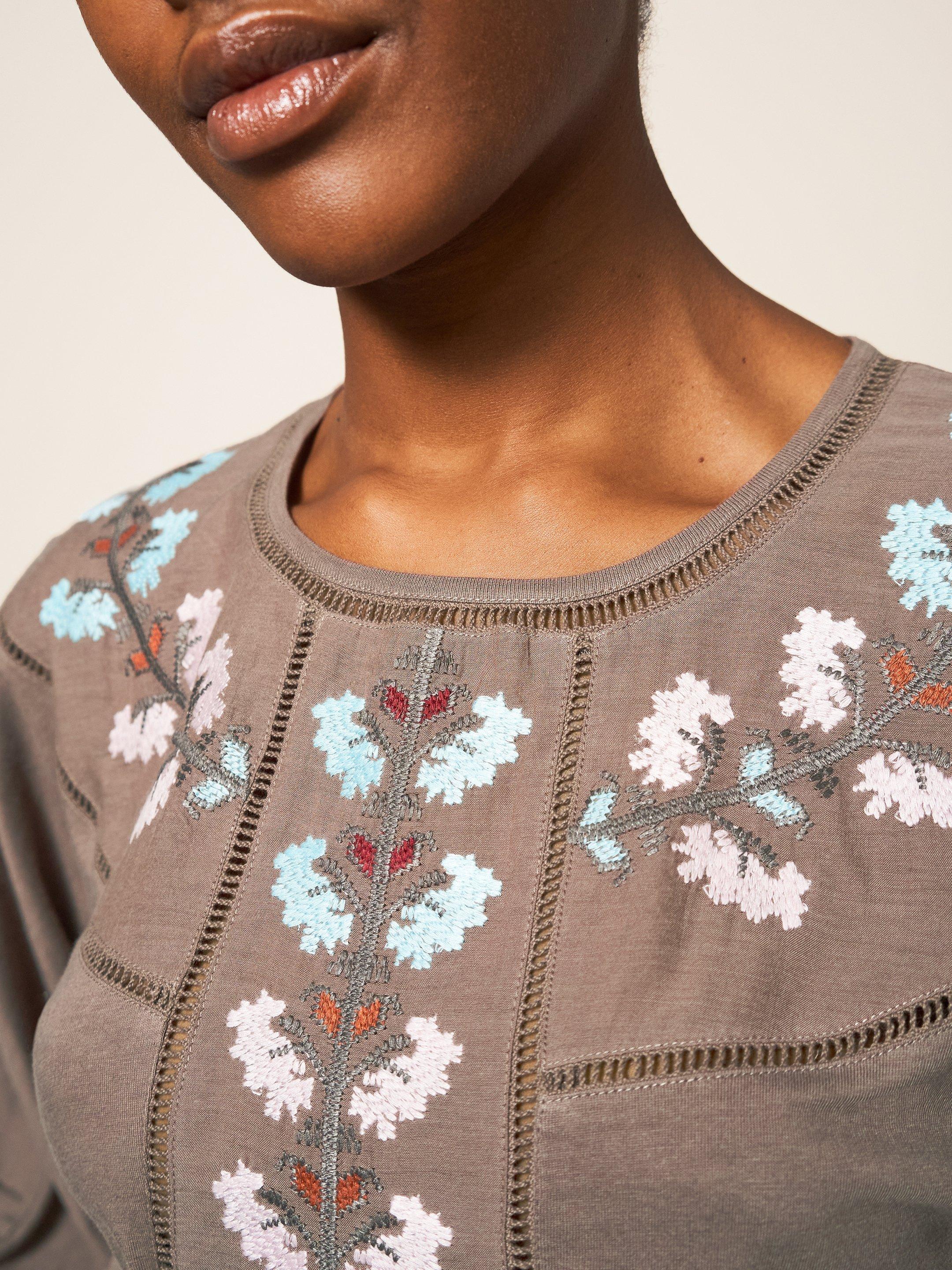 MOLLIE EMBROIDERED TOP in NAT MLT - MODEL DETAIL