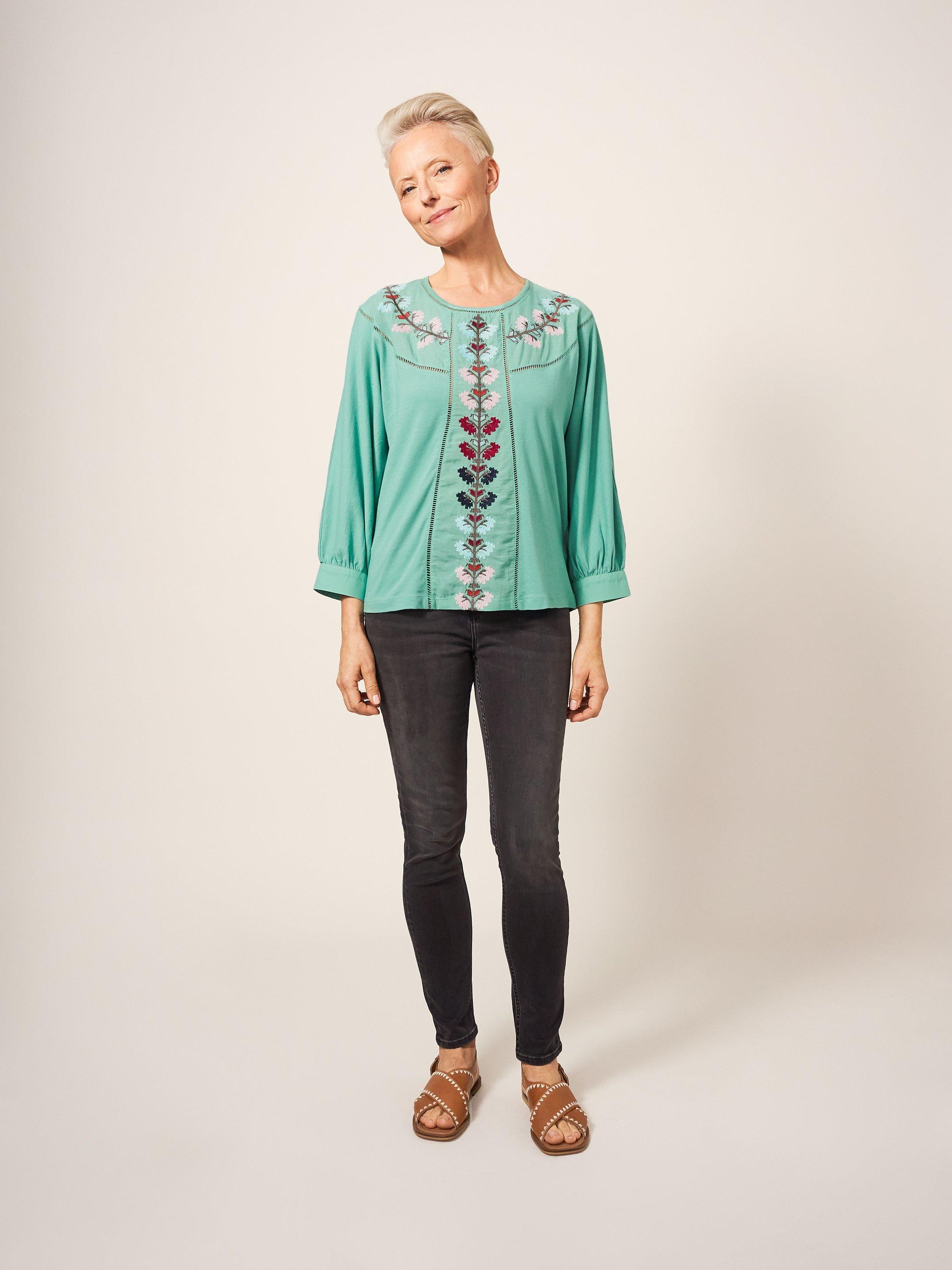MOLLIE EMBROIDERED TOP