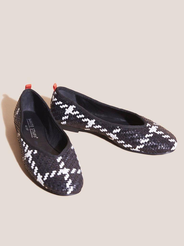 Woven Leather Ballet Pump in BLK MLT - FLAT FRONT