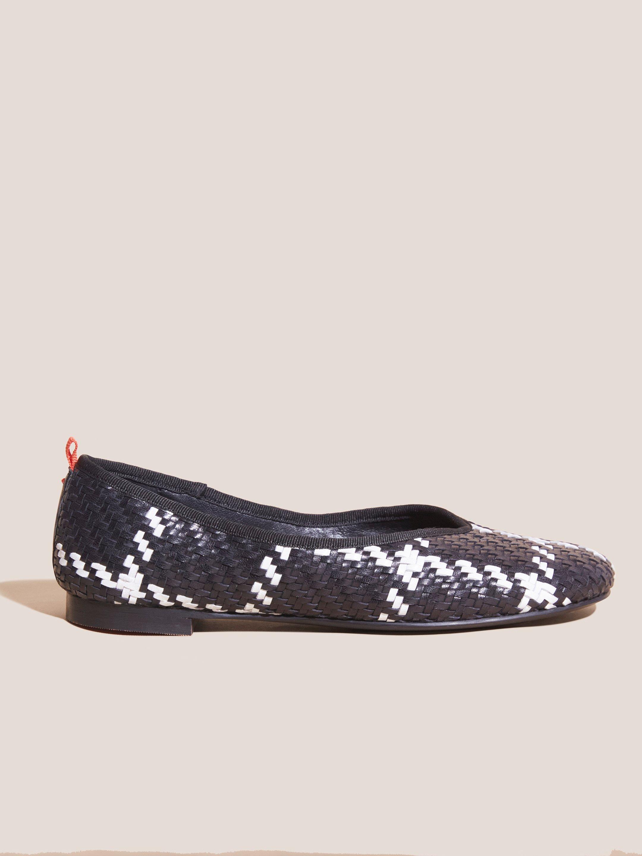 Woven Leather Ballet Pump in BLK MLT - MODEL FRONT