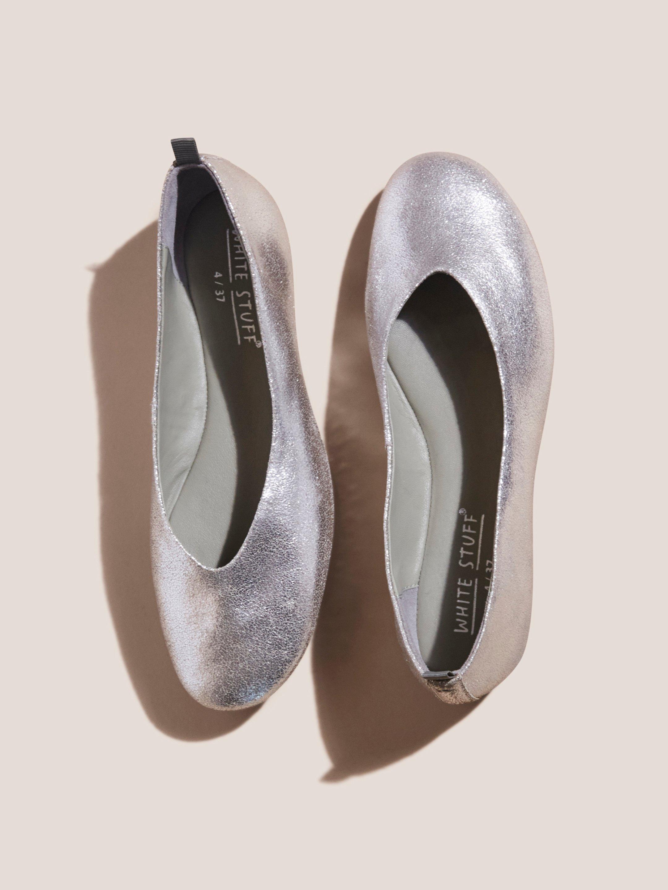 Leather Ballet Pump in PEWTER MET - FLAT DETAIL