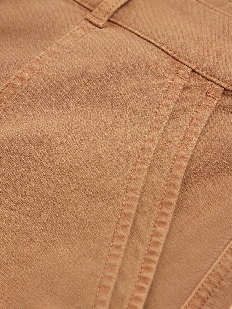 Twister Chino in MID TAN - FLAT DETAIL