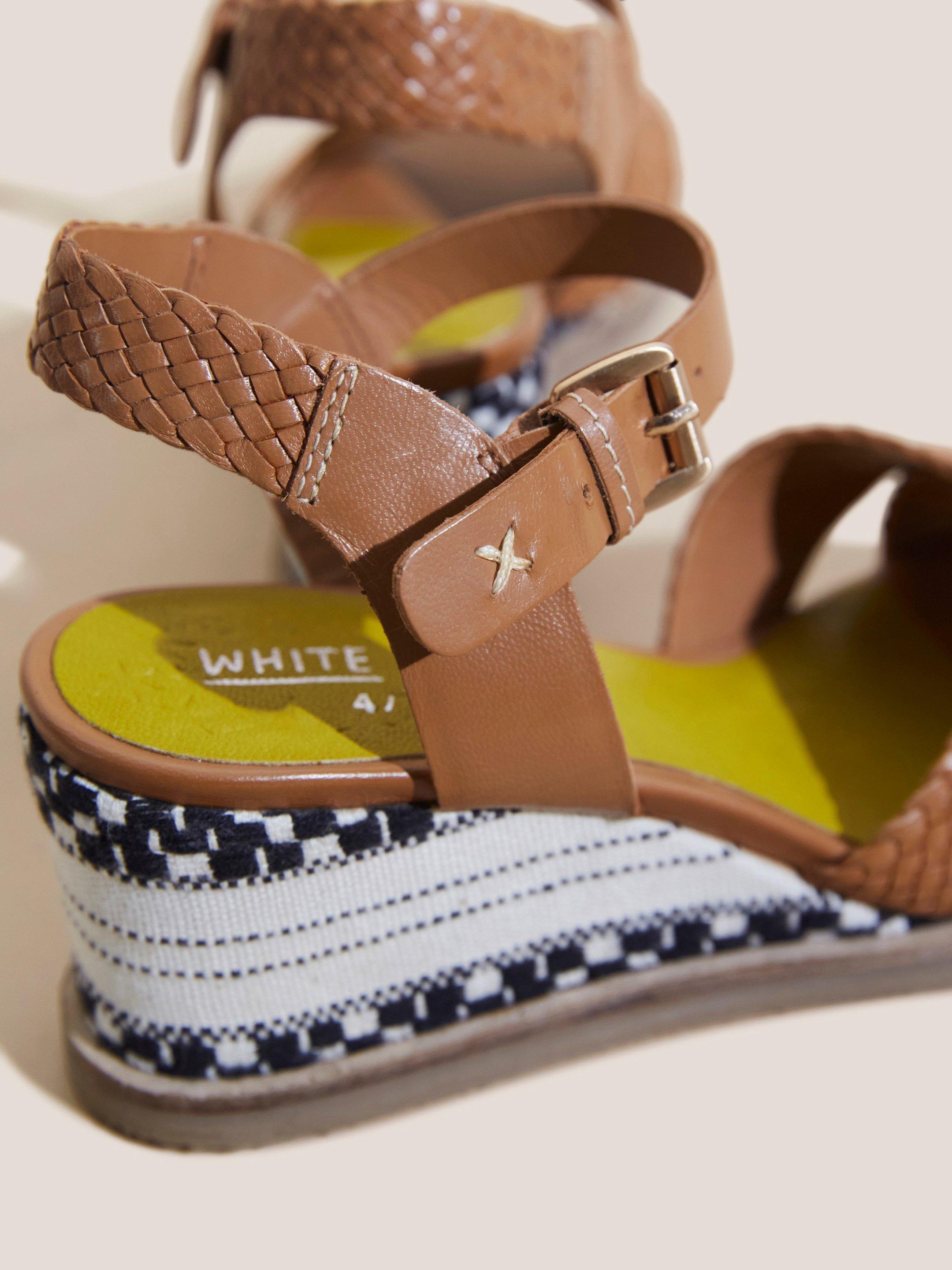 Leather Wedge Woven Sandal in MID TAN - FLAT DETAIL