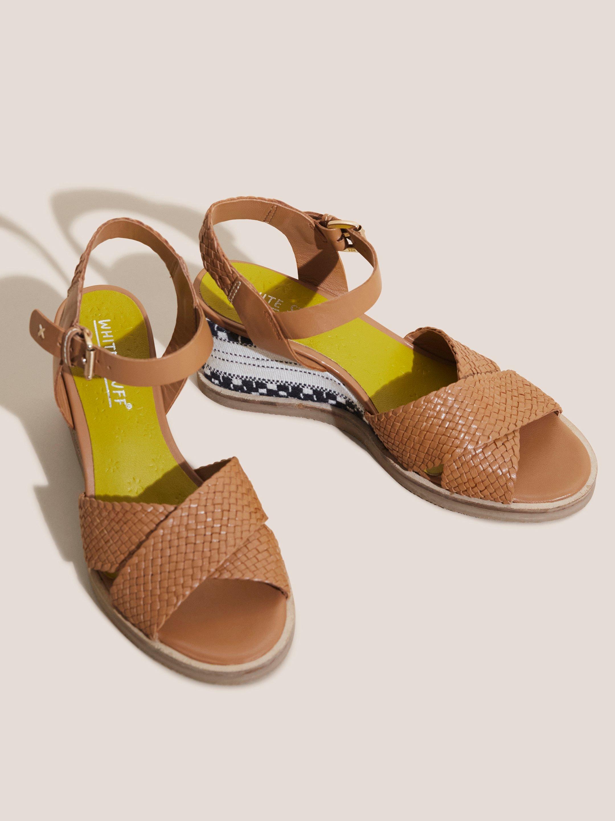 Leather Wedge Woven Sandal in MID TAN - FLAT FRONT
