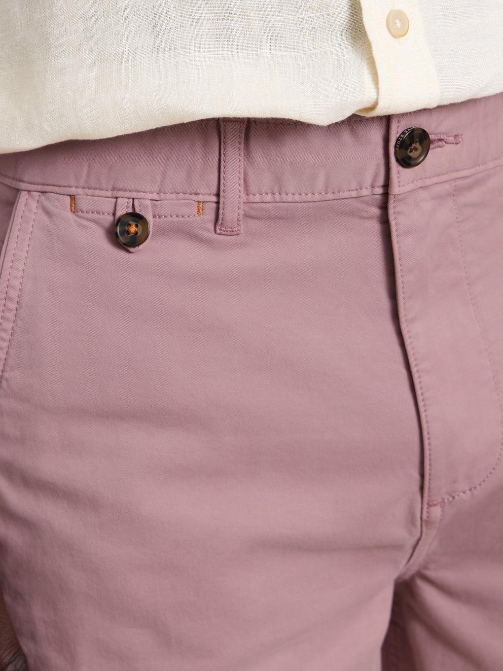 Sutton Organic Chino Short in DUS PINK - MODEL DETAIL