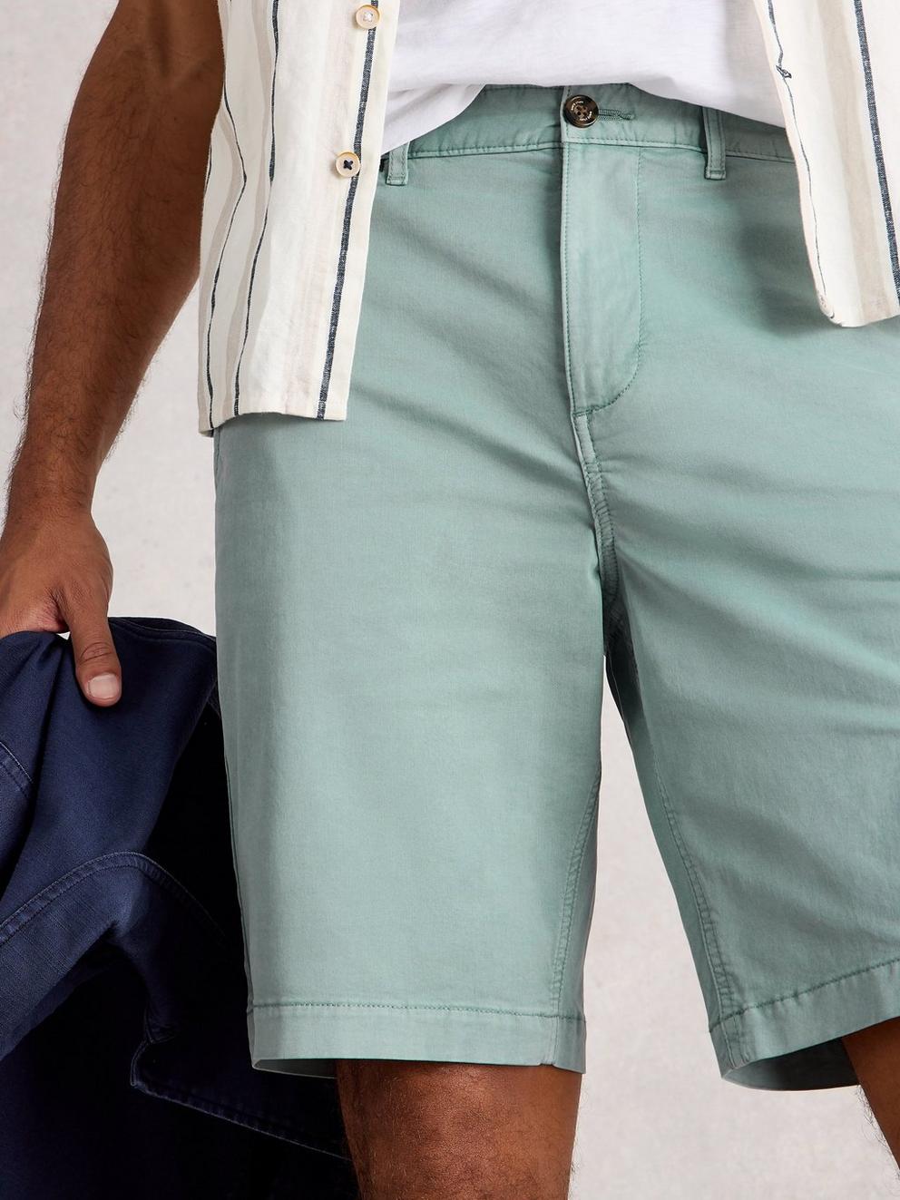 Sutton Organic Chino Short in LGT BLUE - MODEL DETAIL