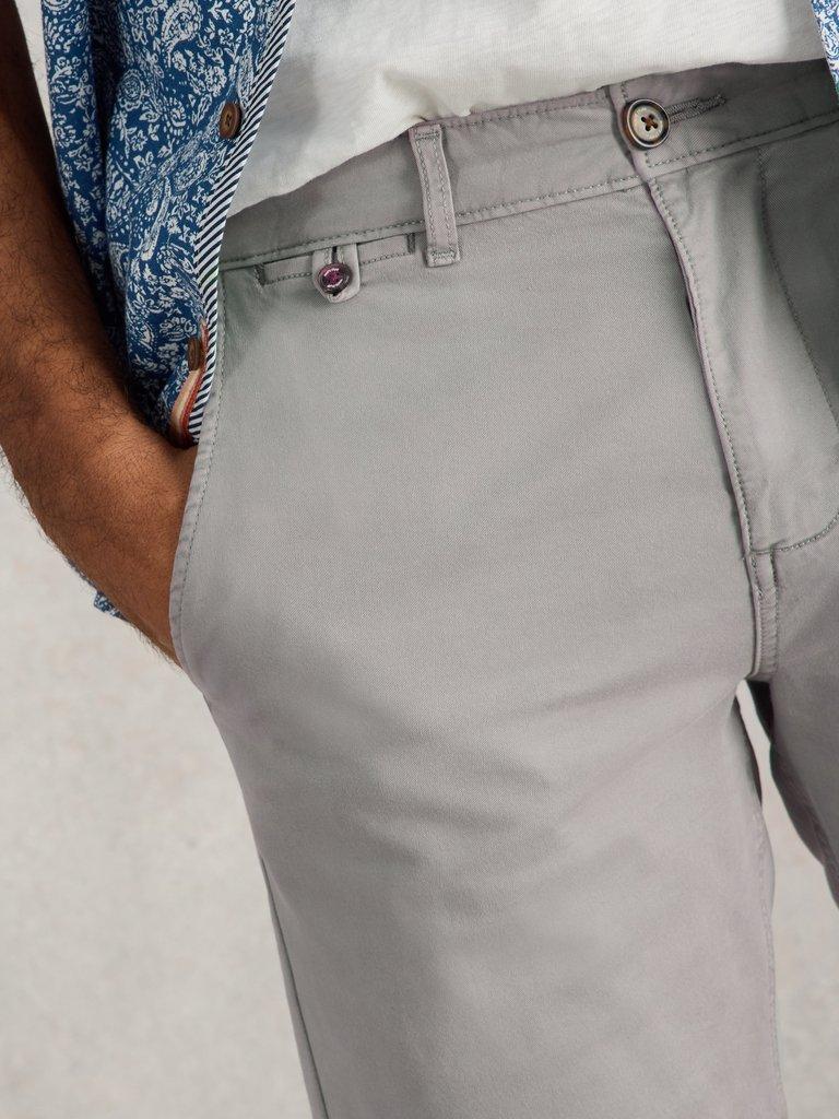 Sutton Organic Chino Short in LGT GREY - MODEL DETAIL