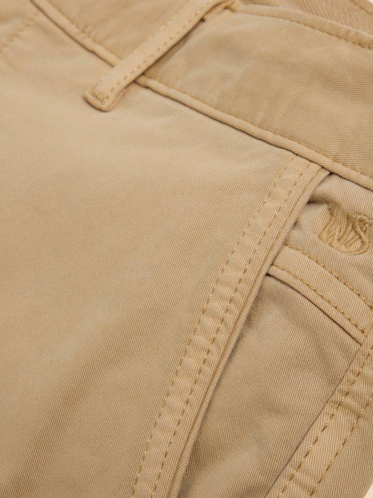 Sutton Organic Chino Short in LGT NAT - FLAT DETAIL