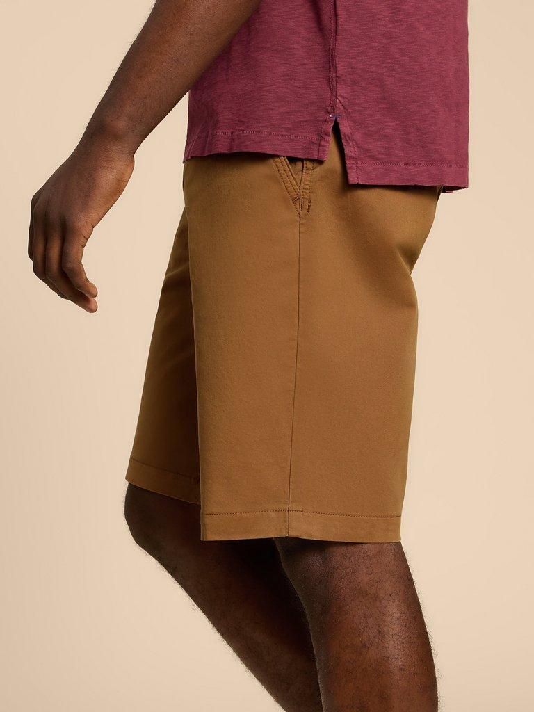 Sutton Organic Chino Short in MID BROWN - MODEL FRONT
