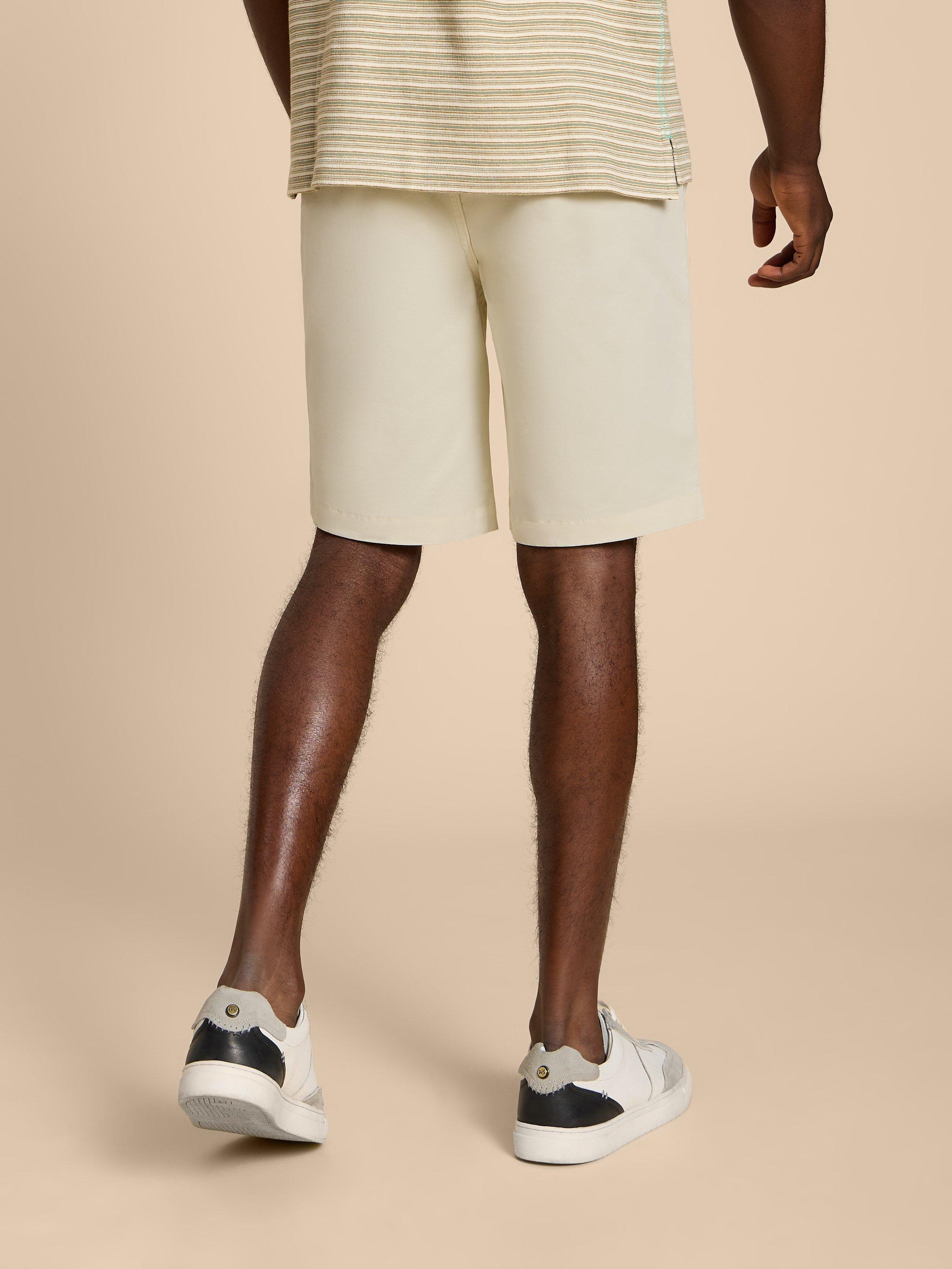 Sutton Organic Chino Short in NATURAL WHITE