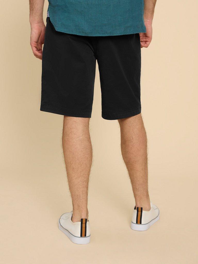 Sutton Organic Chino Short in WASHED BLK - MODEL BACK