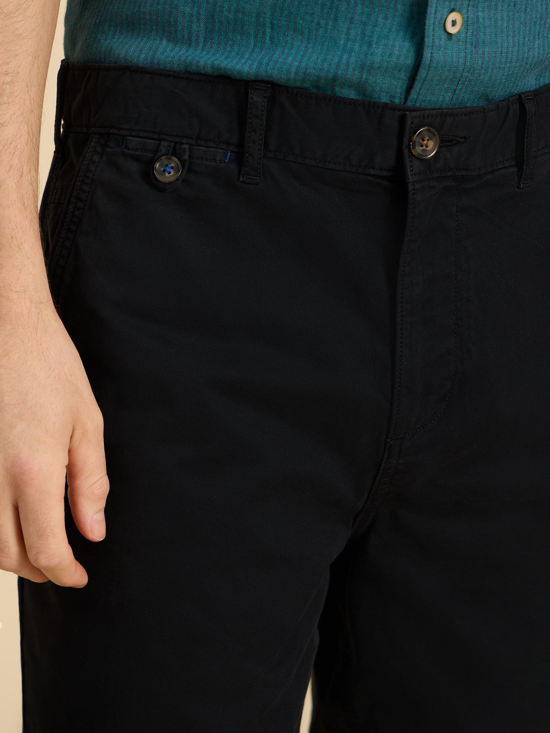 Sutton Organic Chino Short in WASHED BLK - MODEL FRONT