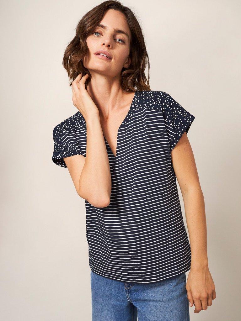 Nelly Notch Neck Tee in NAVY MULTI - LIFESTYLE