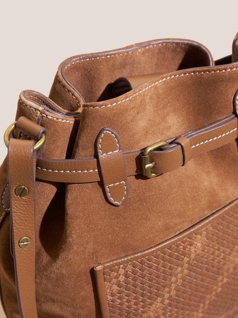 Woven Bucket Bag in MID TAN - FLAT FRONT