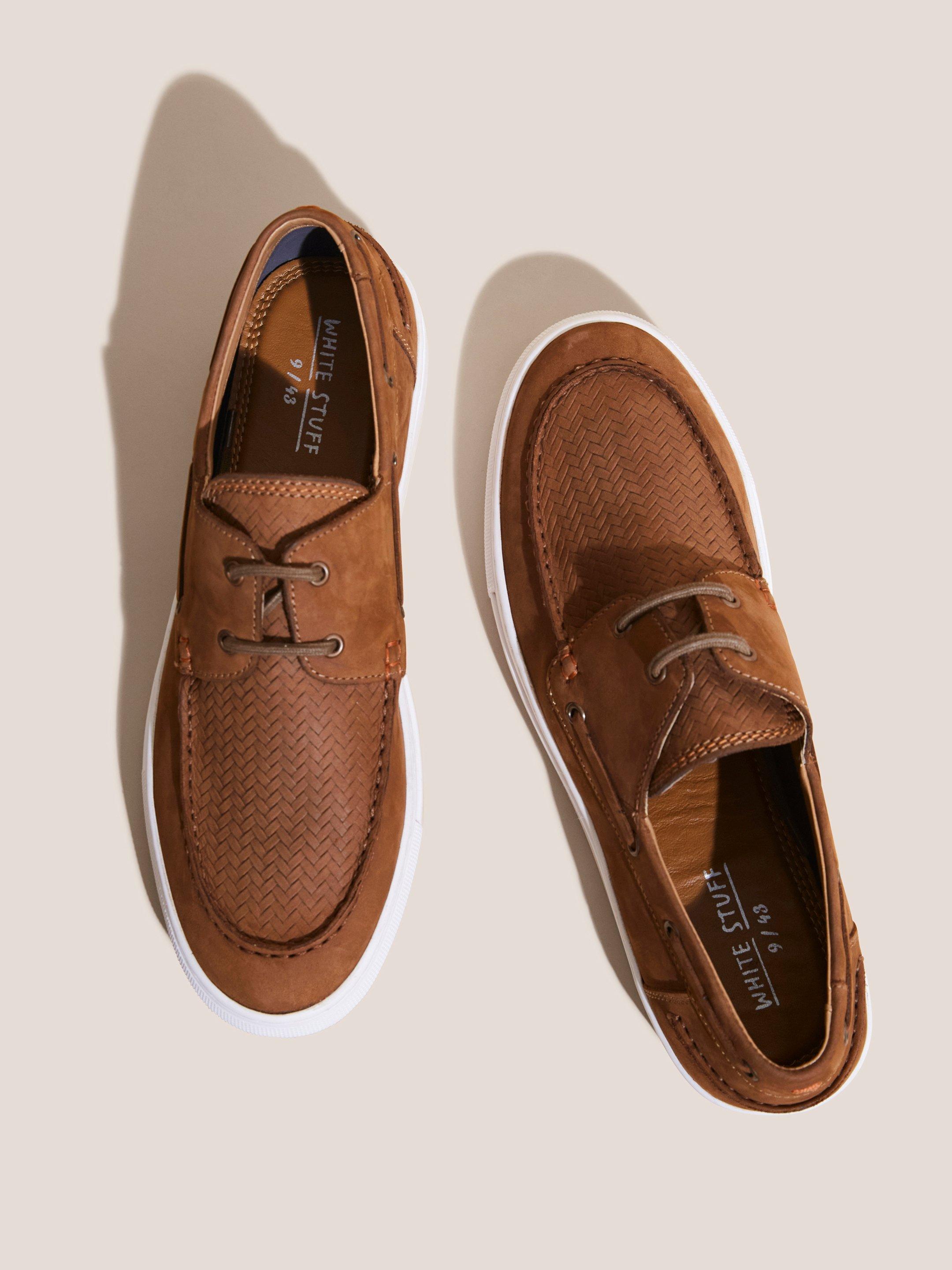 Leather Woven Boat Shoe in MID TAN - FLAT BACK