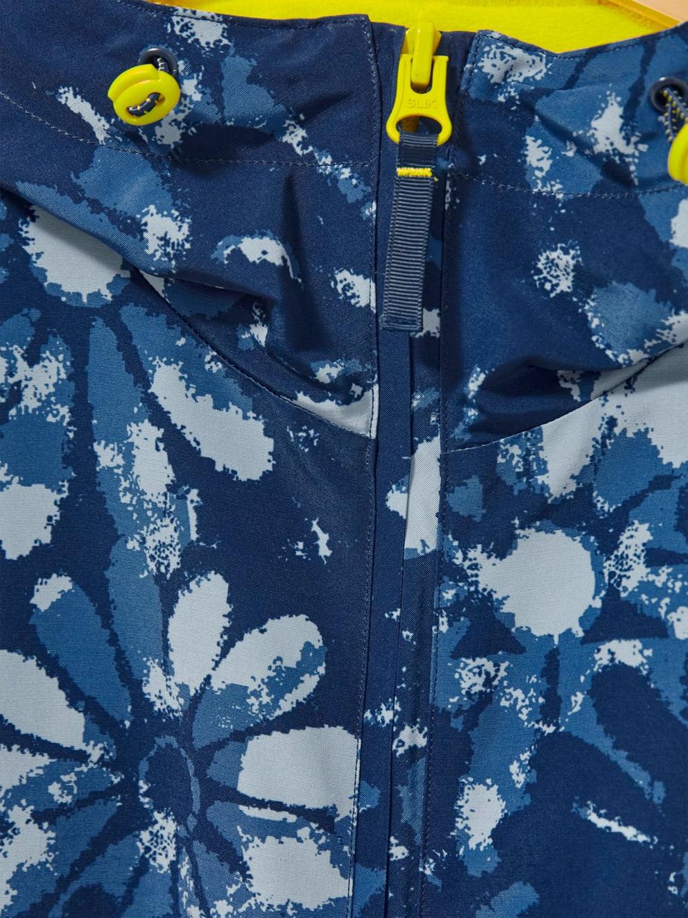 Evie Printed Changing Robe in BLUE PR - FLAT DETAIL