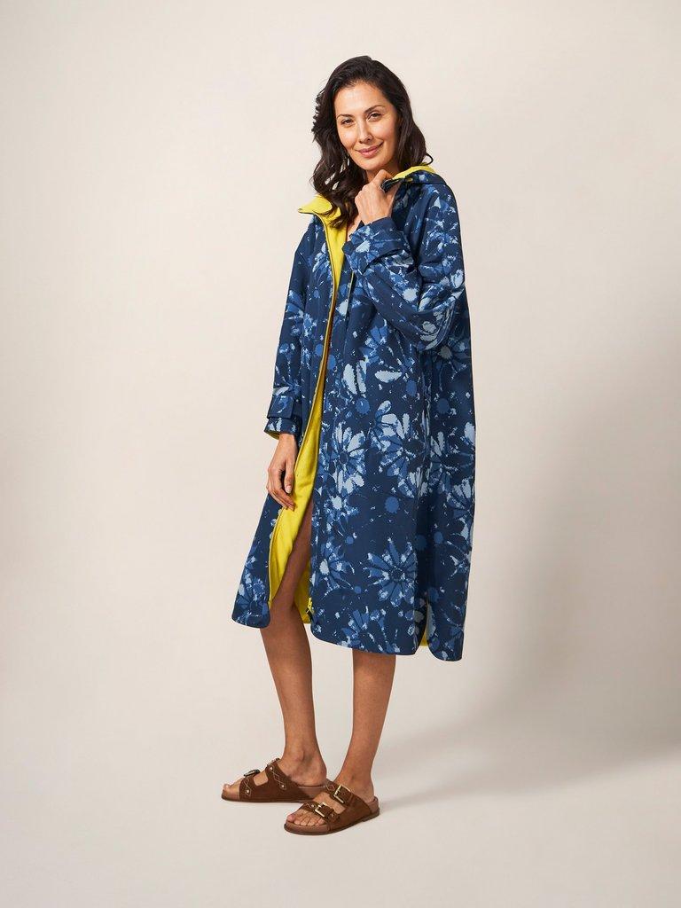 Evie Printed Changing Robe in BLUE PR - LIFESTYLE