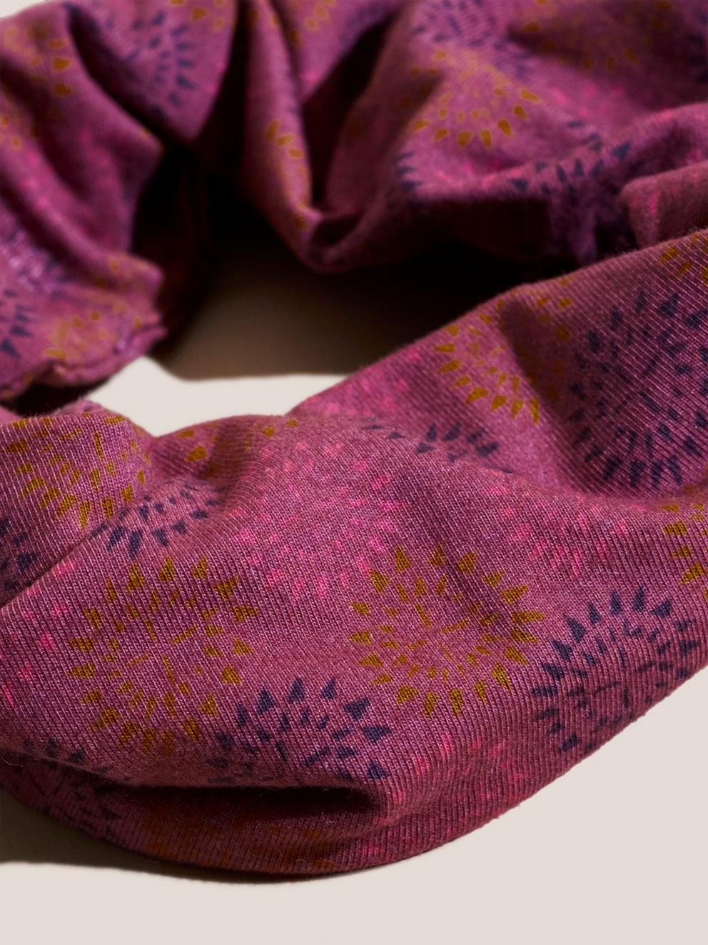 Versatile 1 Size Jersey Roll  in PLUM MLT - FLAT DETAIL