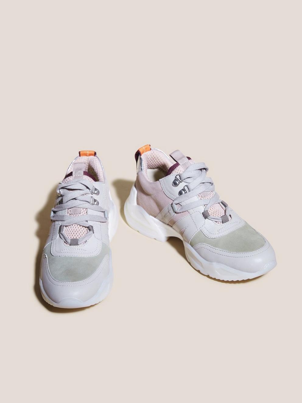 Saffron Hybrid Low Top Sneaker in GREY MLT - FLAT FRONT