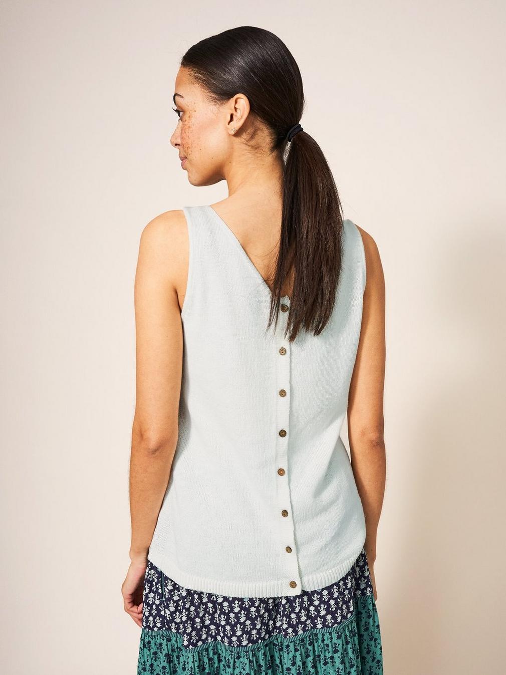 DAISY KNITTED VEST in LGT NAT - MODEL BACK