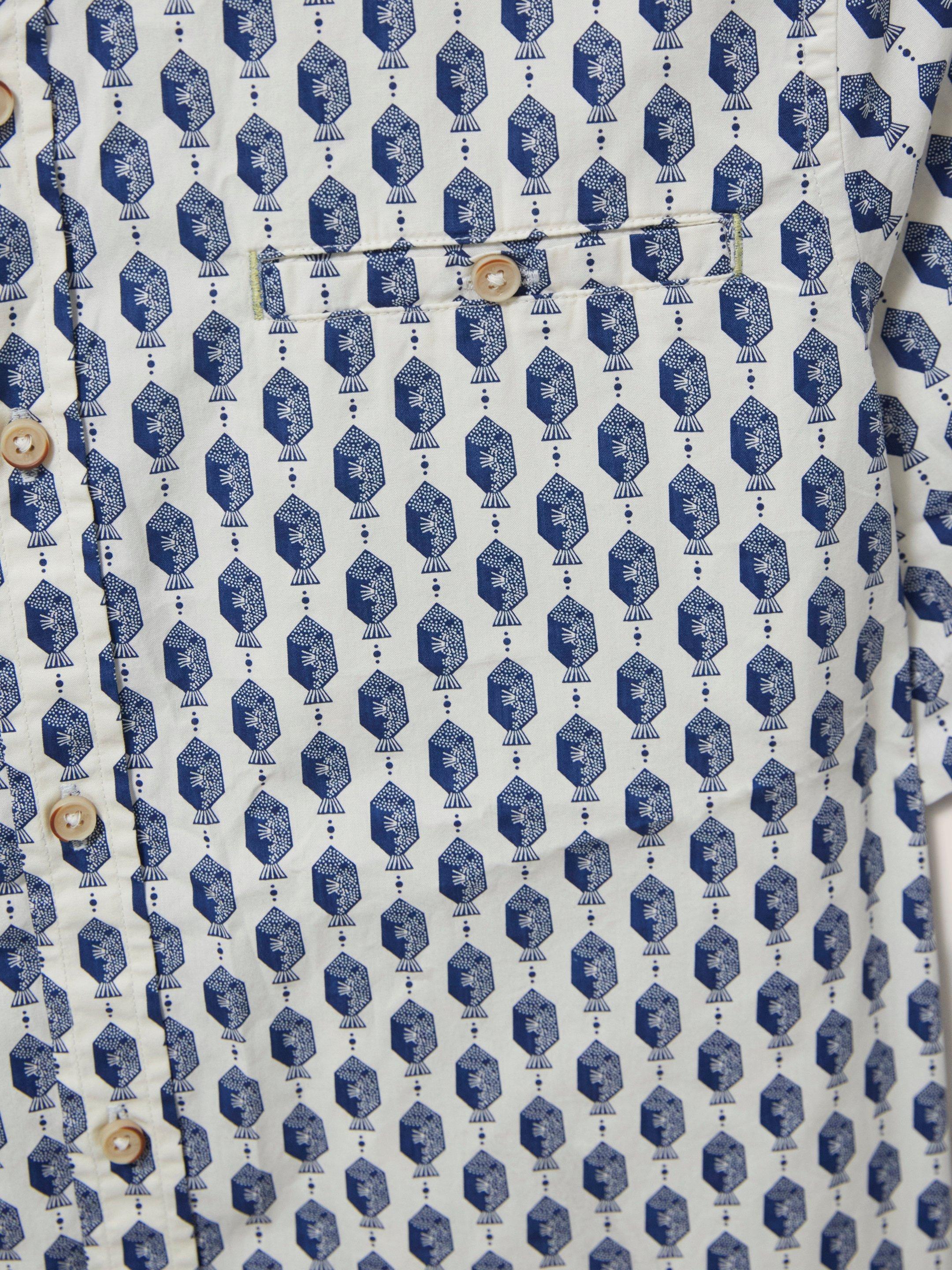 Linear Fish Printed SS Shirt in WHITE MLT - MODEL DETAIL