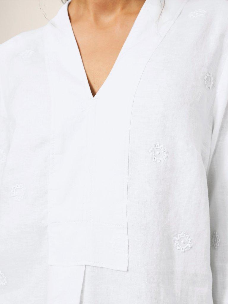 Marianne Linen Tunic in WHITE MLT - MODEL DETAIL