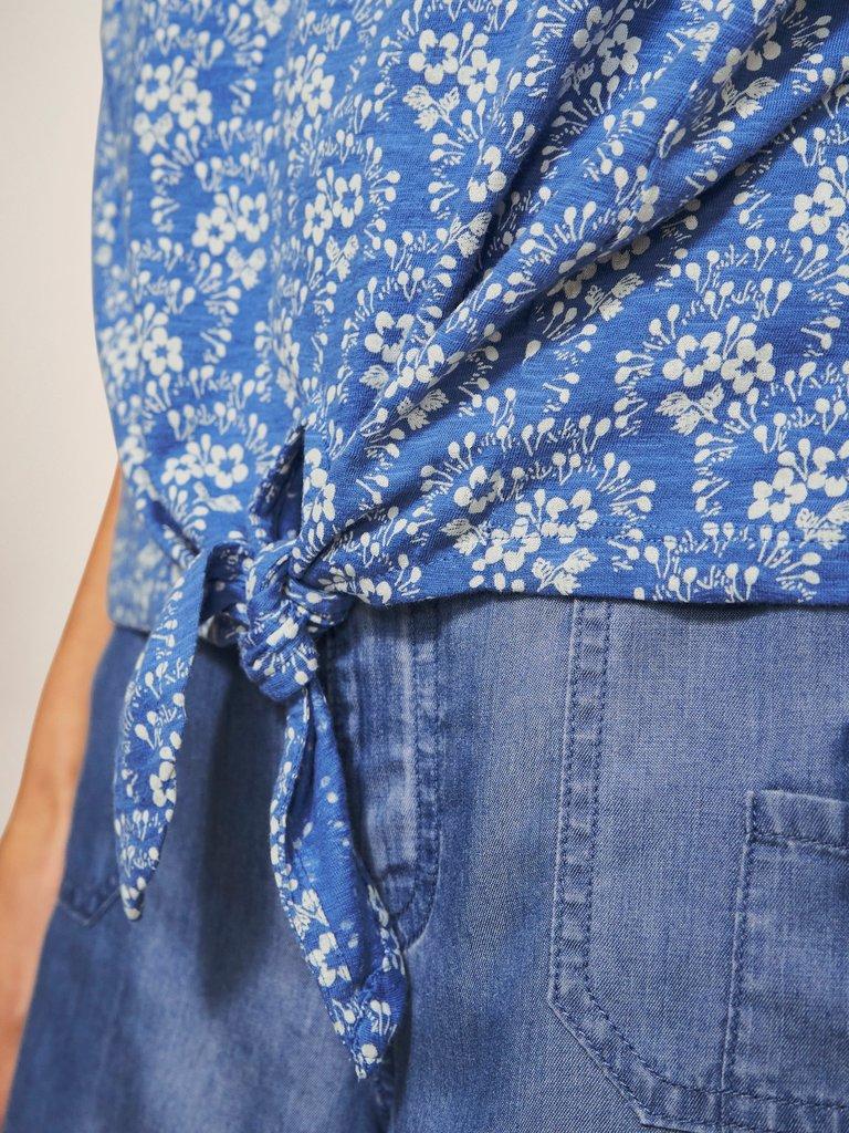 TIE HEM TOP in BLUE PR - MODEL DETAIL